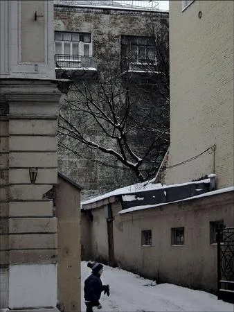 Город. Стены. Кадр 6