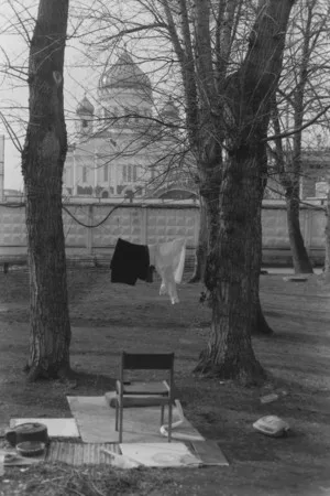 The childhood with a view on the Temple. Кадр 1