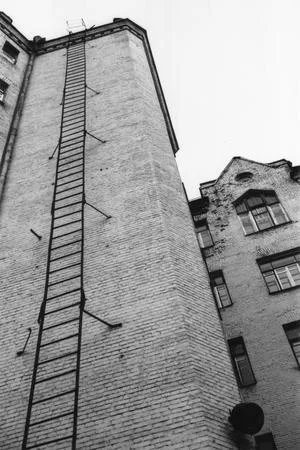 The thrown city. Кадр 6
