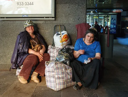 Leaving for. Leningrad railway station. Кадр 6