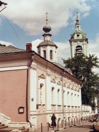 Дорога к храму. Кадр 1