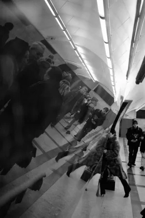 Private space in the Moscow undeground. Кадр 9