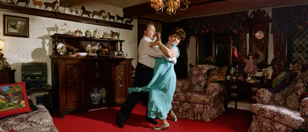 Elaine Constantine Tea Dance. Кадр 2