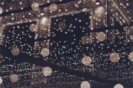 Lights. Кадр 15