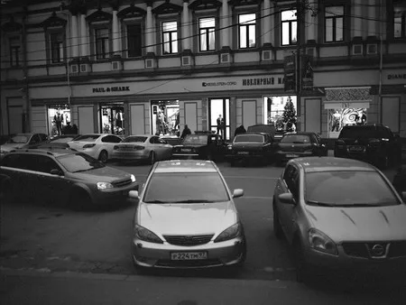 Путешествие по одной улице: Кузнецкий мост. Кадр 1