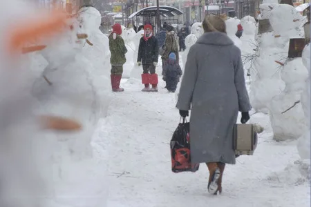 Snow people. Кадр 18