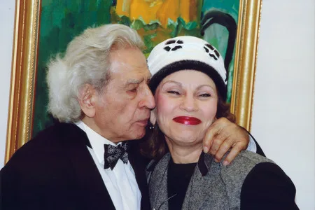 Anniversary. Even at the age of 90 the artist Nickolai Nikogosyan enjoys great popularity among women. Кадр 1