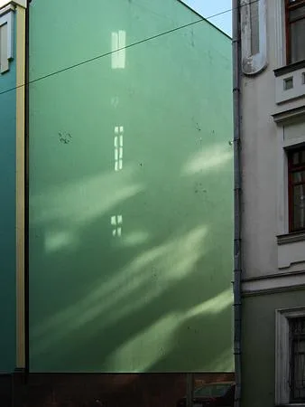 Город. Стены. Кадр 7
