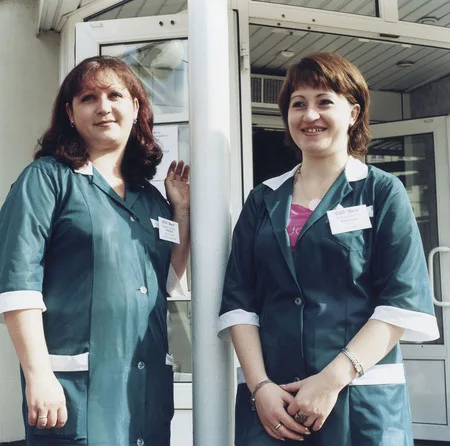Saleswomen. Кадр 7