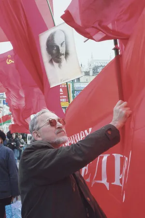 Forever young or in the red light. Кадр 11