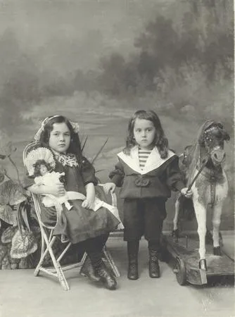 Children’s fashion 100 years ago. Кадр 1