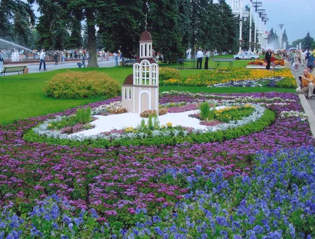 Festival of flowers on the VVC. Кадр 7