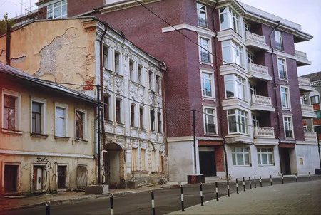 City gray age. Кадр 3