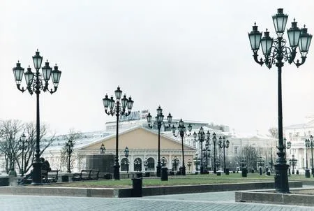 Весной в Москве. Кадр 5