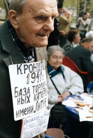 Dandelions of war. Кадр 8