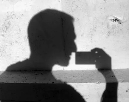 Playing with a shadow. Кадр 9