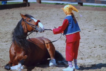 In a saddle. Кадр 9