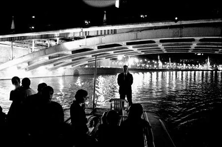 Moscow - 28. A disco on water. Кадр 5