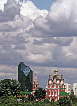 Огни и линии большого города. Кадр 5