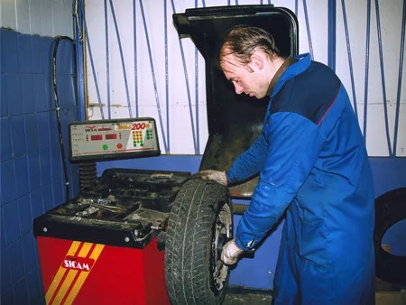 Автосервис. Кадр 8