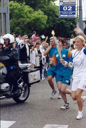 July 3, 2004. Moscow meets the Olympic fire. Кадр 9