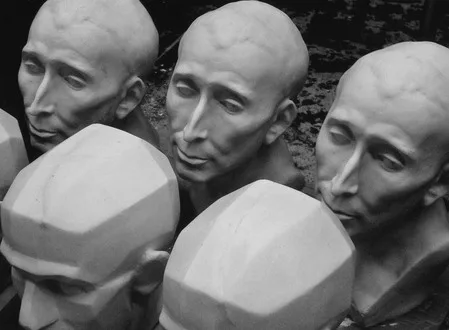 Известные лица. Кадр 3