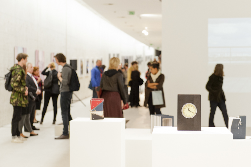 I am who I am. Открытие, кадр 9