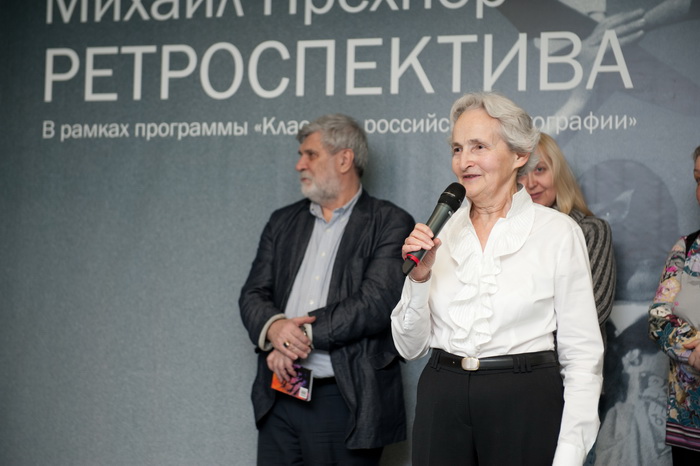 Retrospective. Открытие, кадр 1