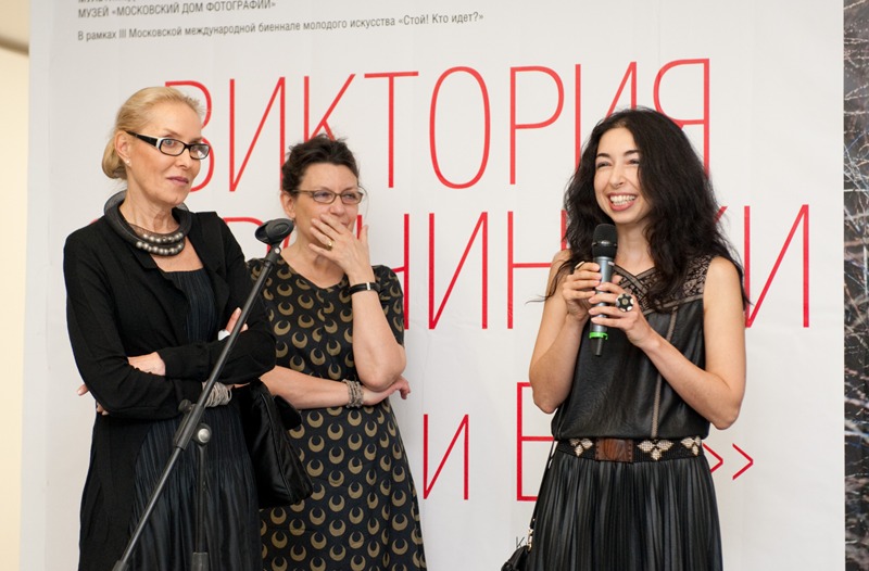Анна и Ева. Открытие, кадр 2