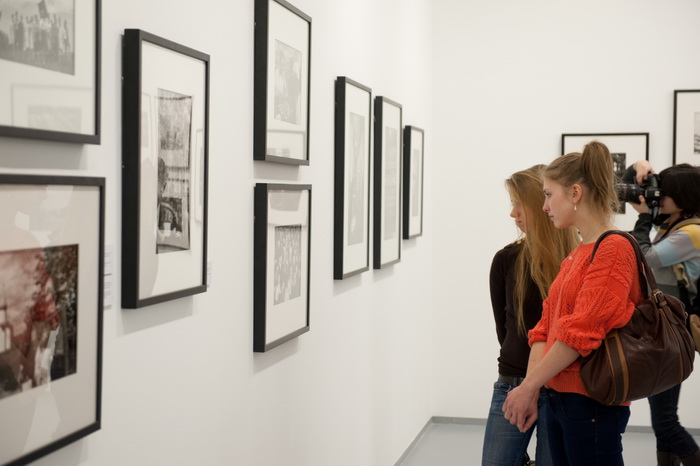 Retrospective. Открытие, кадр 9