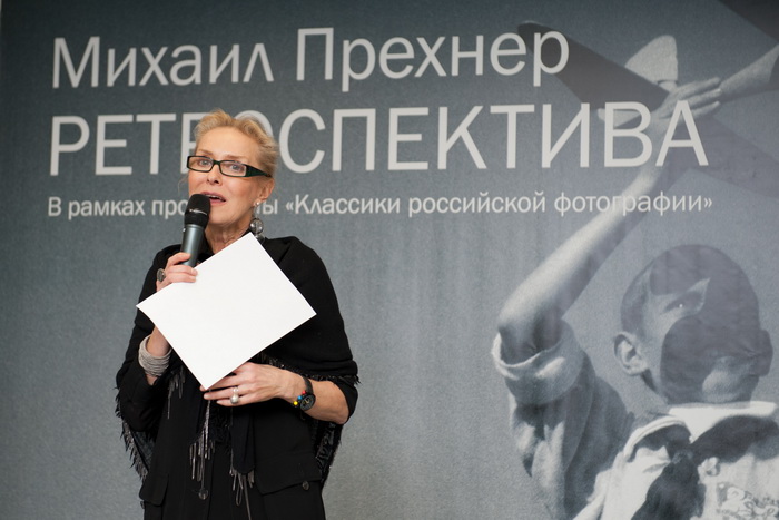 Retrospective. Открытие, кадр 3